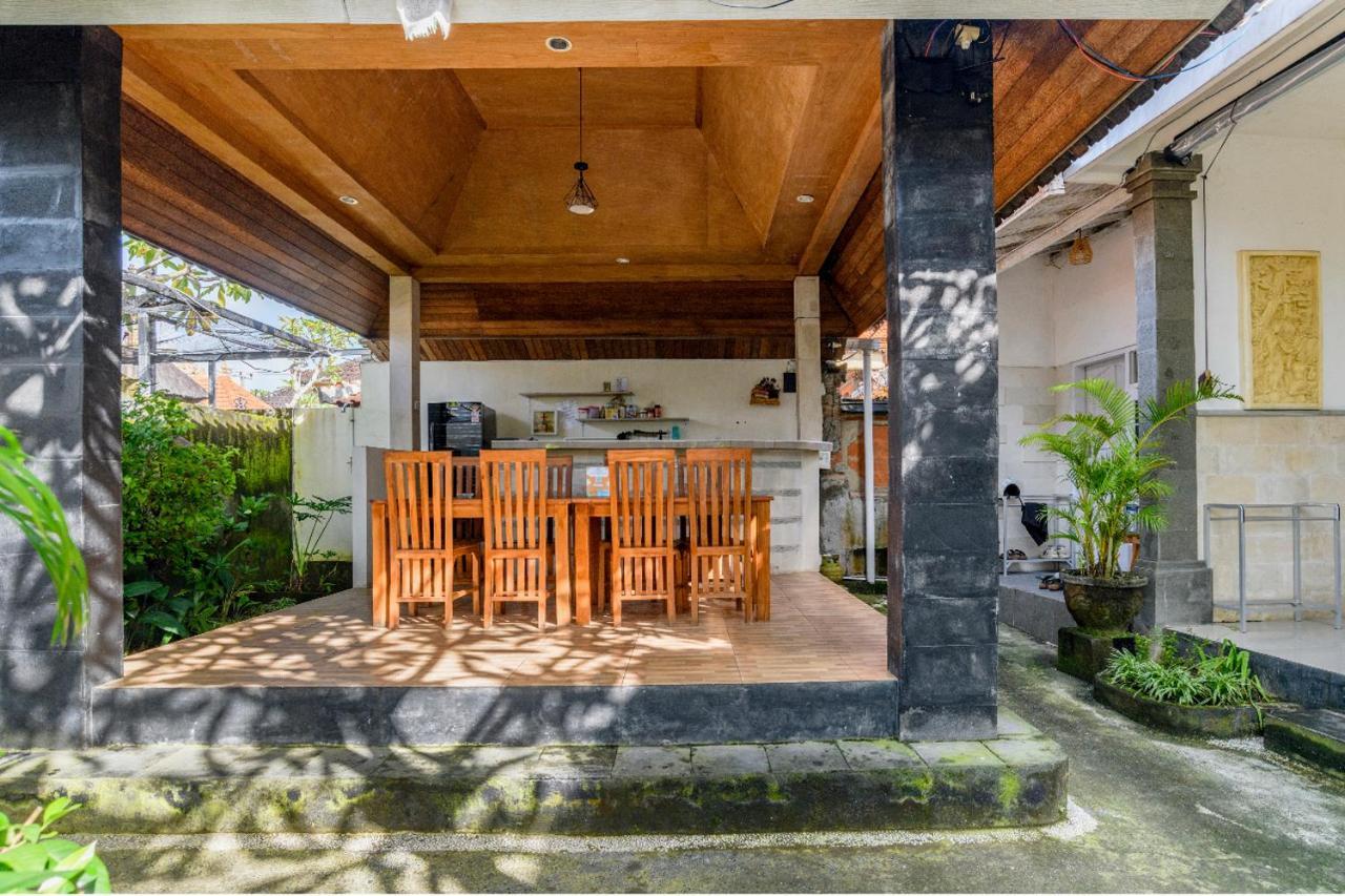 Pondok Chesia Homestay Canggu Exteriör bild