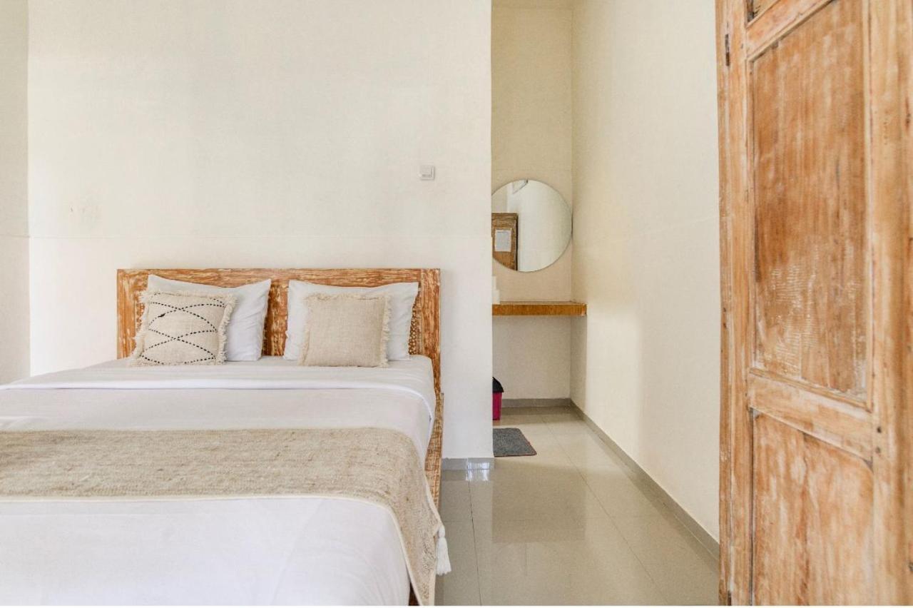 Pondok Chesia Homestay Canggu Exteriör bild